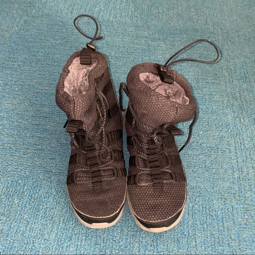 Nike Women’s Roshe Run Boot